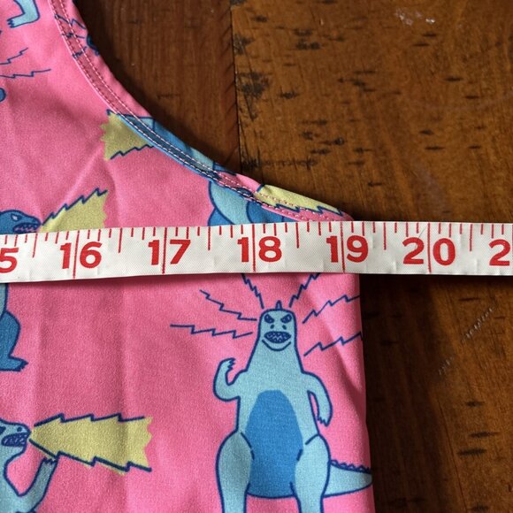 Men’s Chubbies Hear Me Roar Pink Dinosaurs Shirt Size Medium Indi Surf - Picture 4 of 7